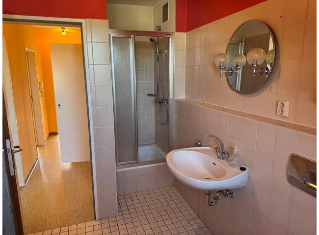 IB8-1 Badezimmer