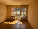 IB5 Wohnzimmer mit Balkon