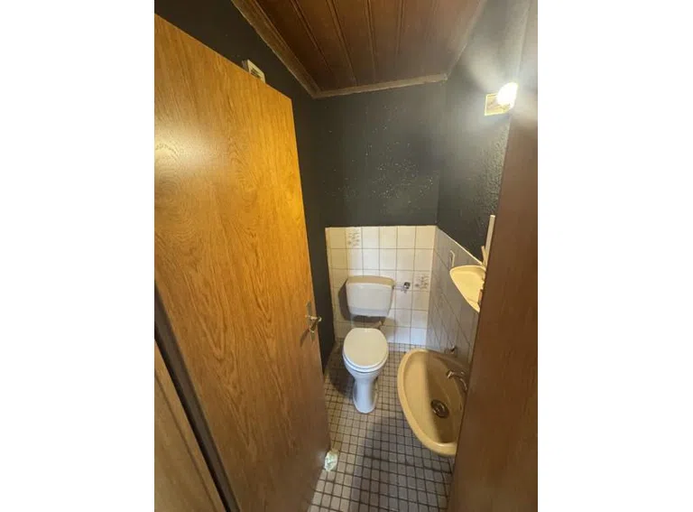 25 Gäste WC