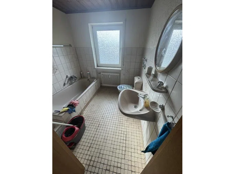 30 Bad mit Wanne und Du