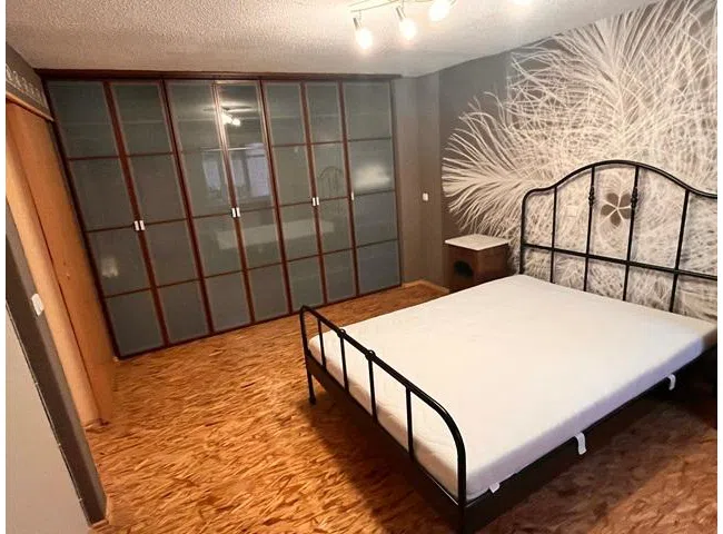 GB20-2 Schlafzimmer mit Einbauschrank