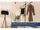 Einrichtungsbeispiel, begehbarer Kleiderschrank.