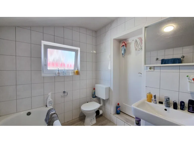 Badezimmer Wohnung 2. Obergeschoss