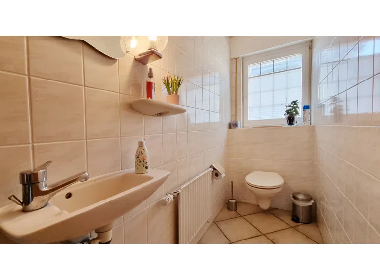 Gäste-WC (Erdgeschoss)