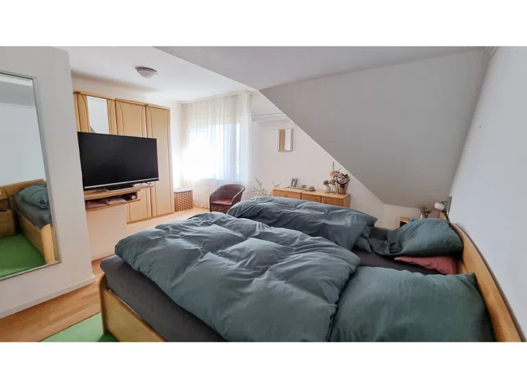 Schlafzimmer (Dachgeschoss)