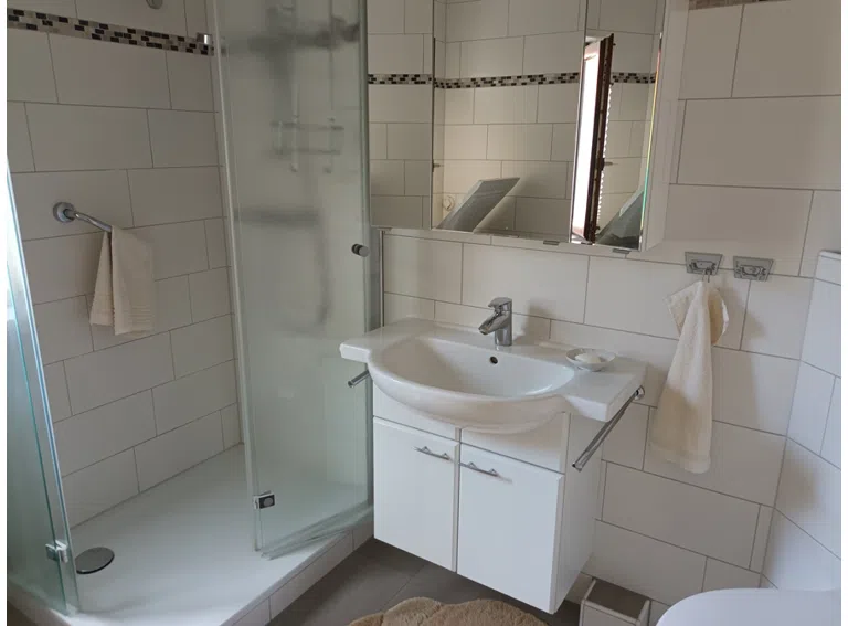 Badezimmer im Erdgeschoss