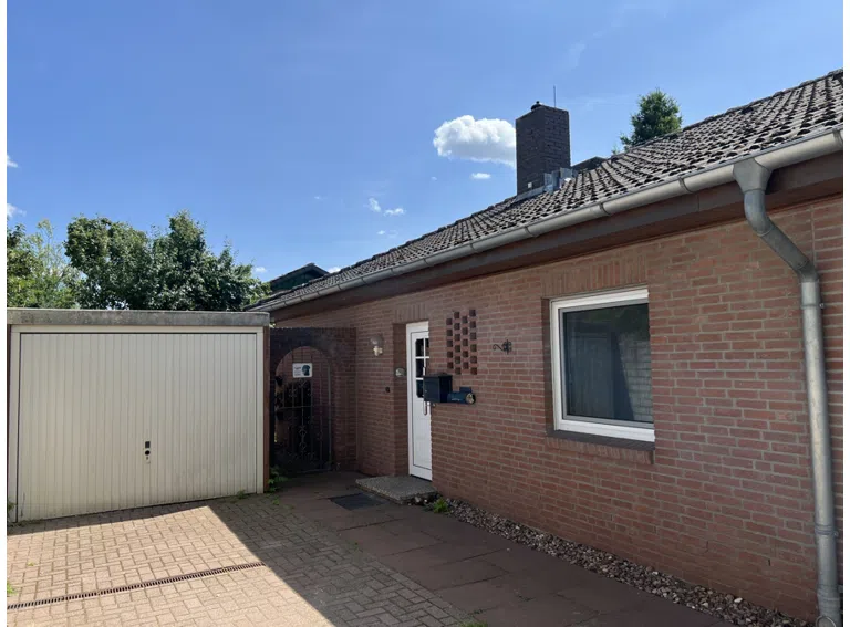 Eingang / Garage