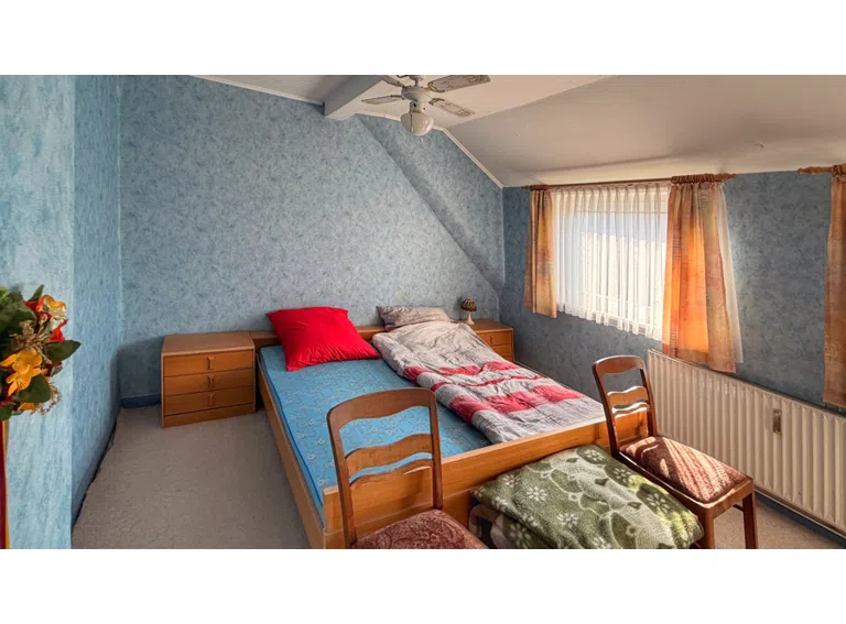 Schlafzimmer 5