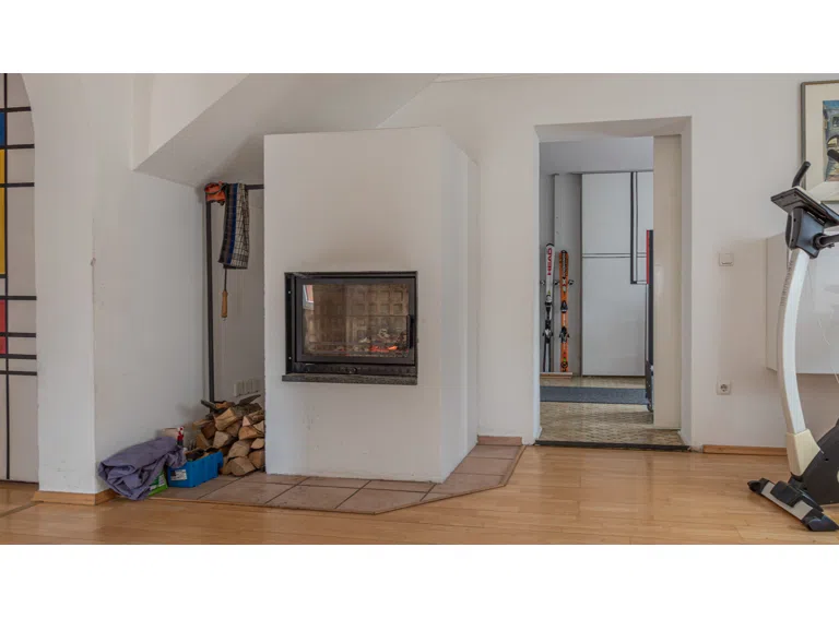 Wohnzimmer mir Kamin Erdgeschoss