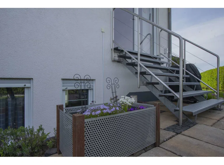 Außentreppe zur Terrasse