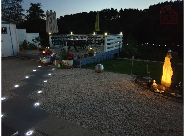Garten bei Nacht