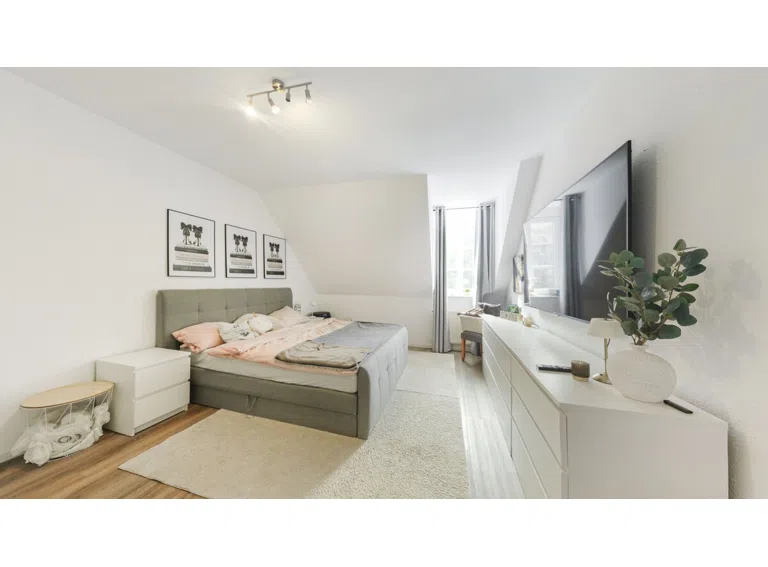 Whg. 3: Schlafzimmer