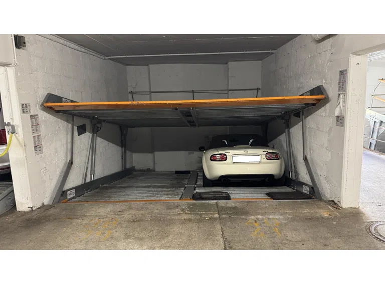 Tiefgarage / Doppelparker