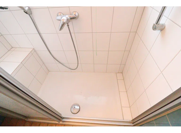 EG - bodentiefe Dusche
