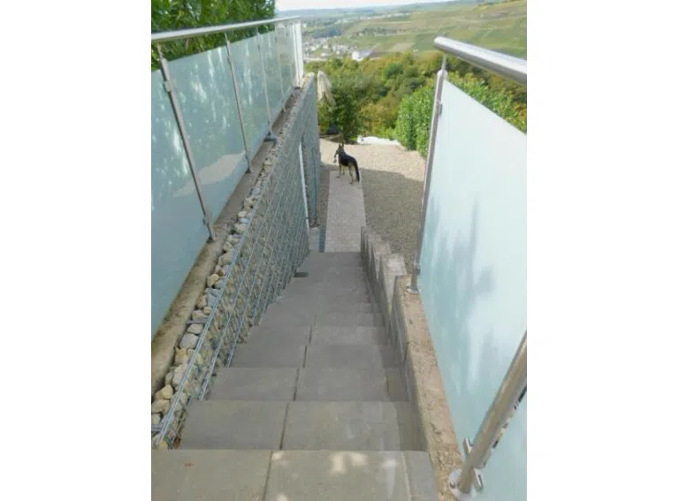 BB30 Treppe zum Garten
