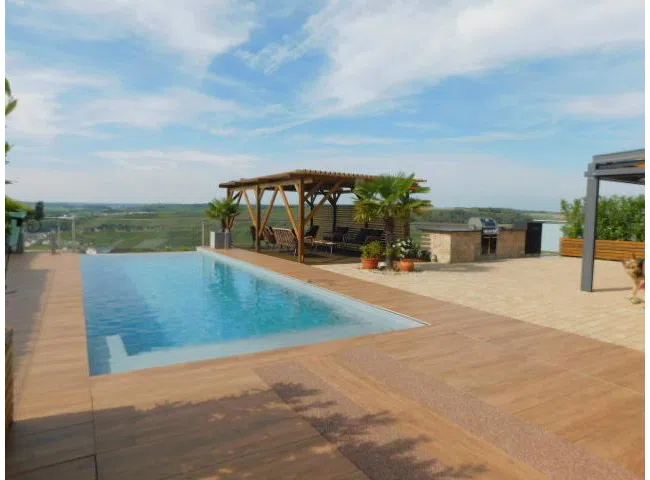 BB2-4 Pool-Terrasse
