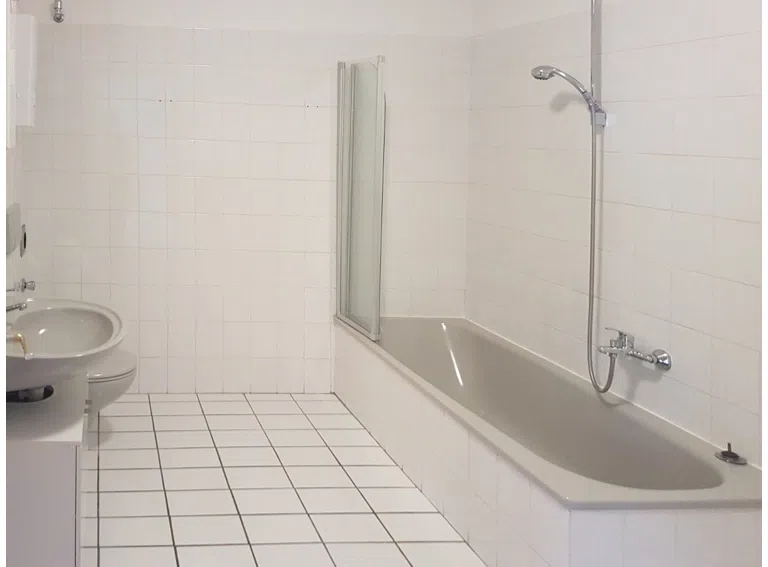 3b Wincheringen- DG -Wohnung- Badezimmer