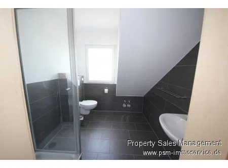 Bad mit Dusche im DG