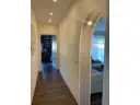 29 WE1 Flur mit Blick zum SZi und Treppe zur Ankleide