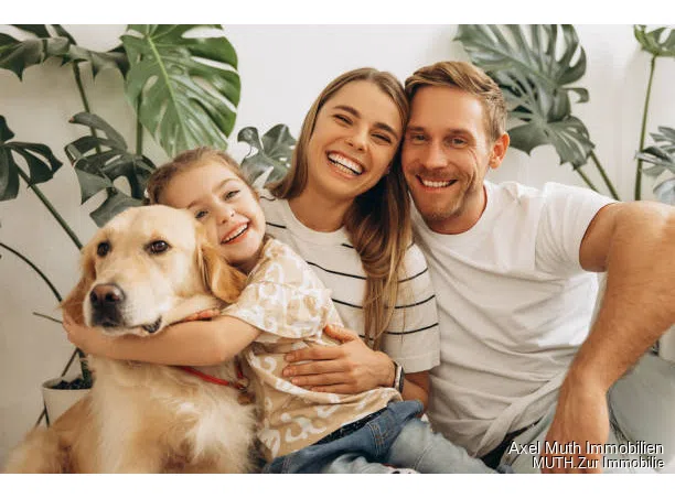 Platz für Familie, Vierbeiner und Selbständigkeit!