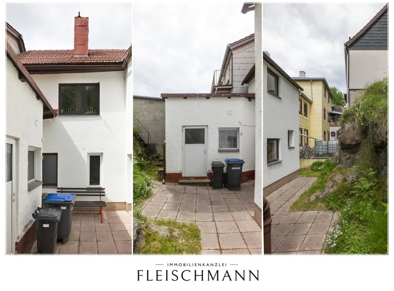 Hinter dem Haus
