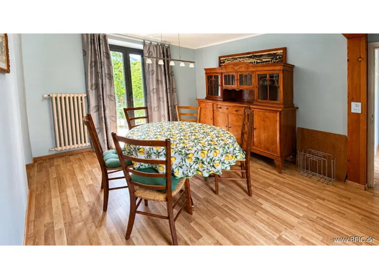 Mehrfamilienhaus Wohnung DG