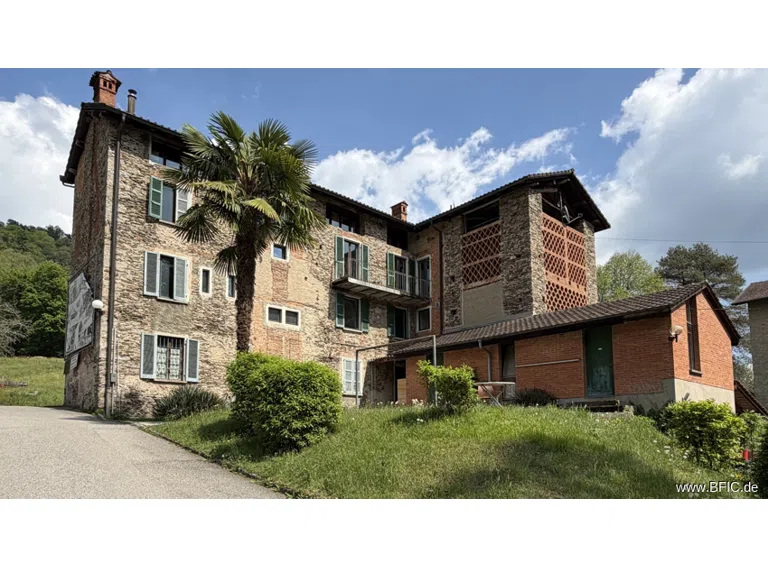 Mehrfamilienhaus