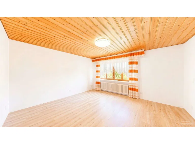 Wohnzimmer - (mit KI entmöbliert)