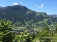 Titelbild für Das atemberaubende Anwesen wurde im modernen, alpenländischen Stil erbaut und